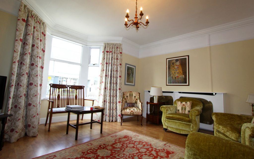 Self Catering Villa In Cowbridge - P164961 - Photo 1