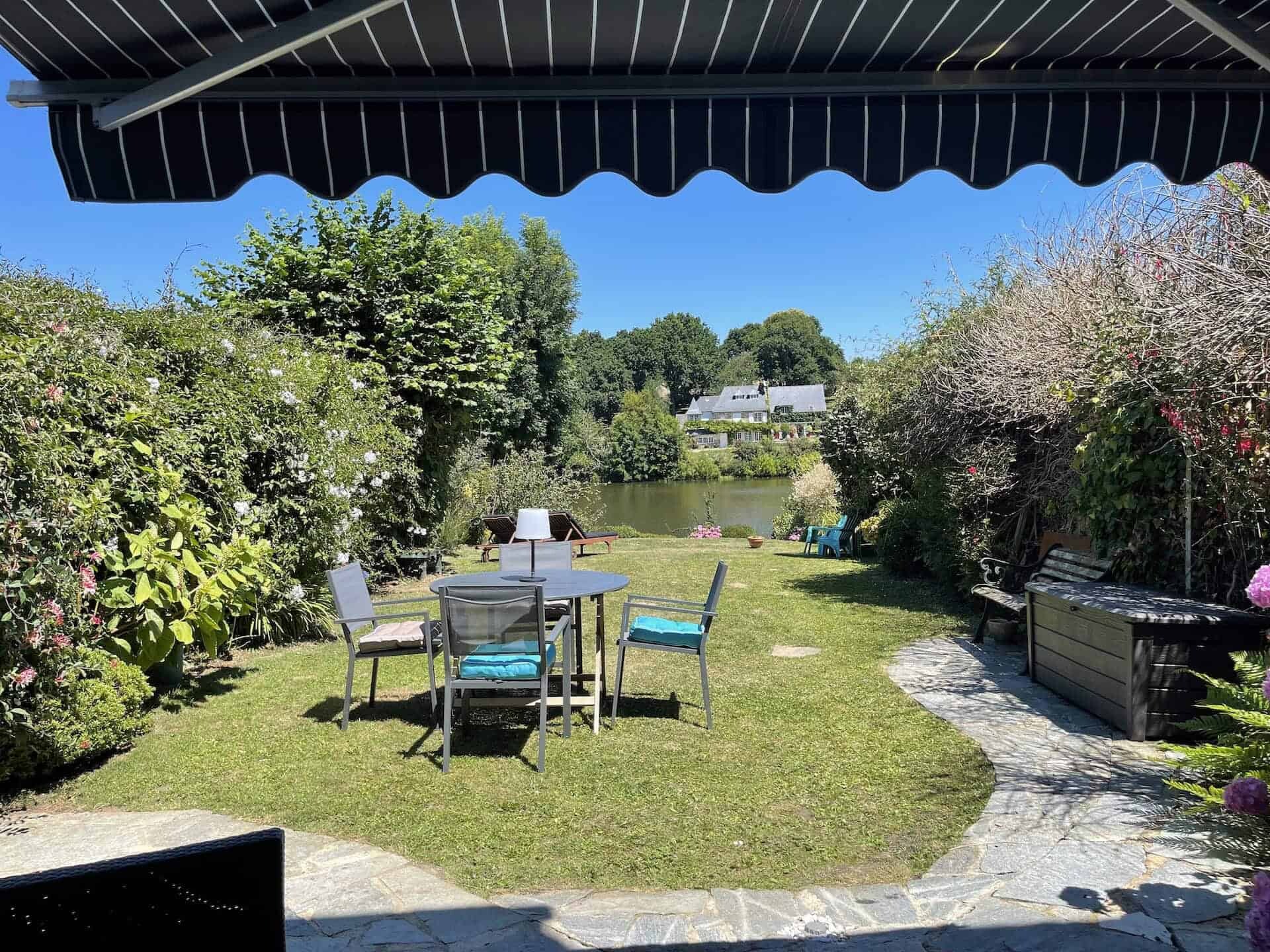 Privileged location! Stunning Riverside Views